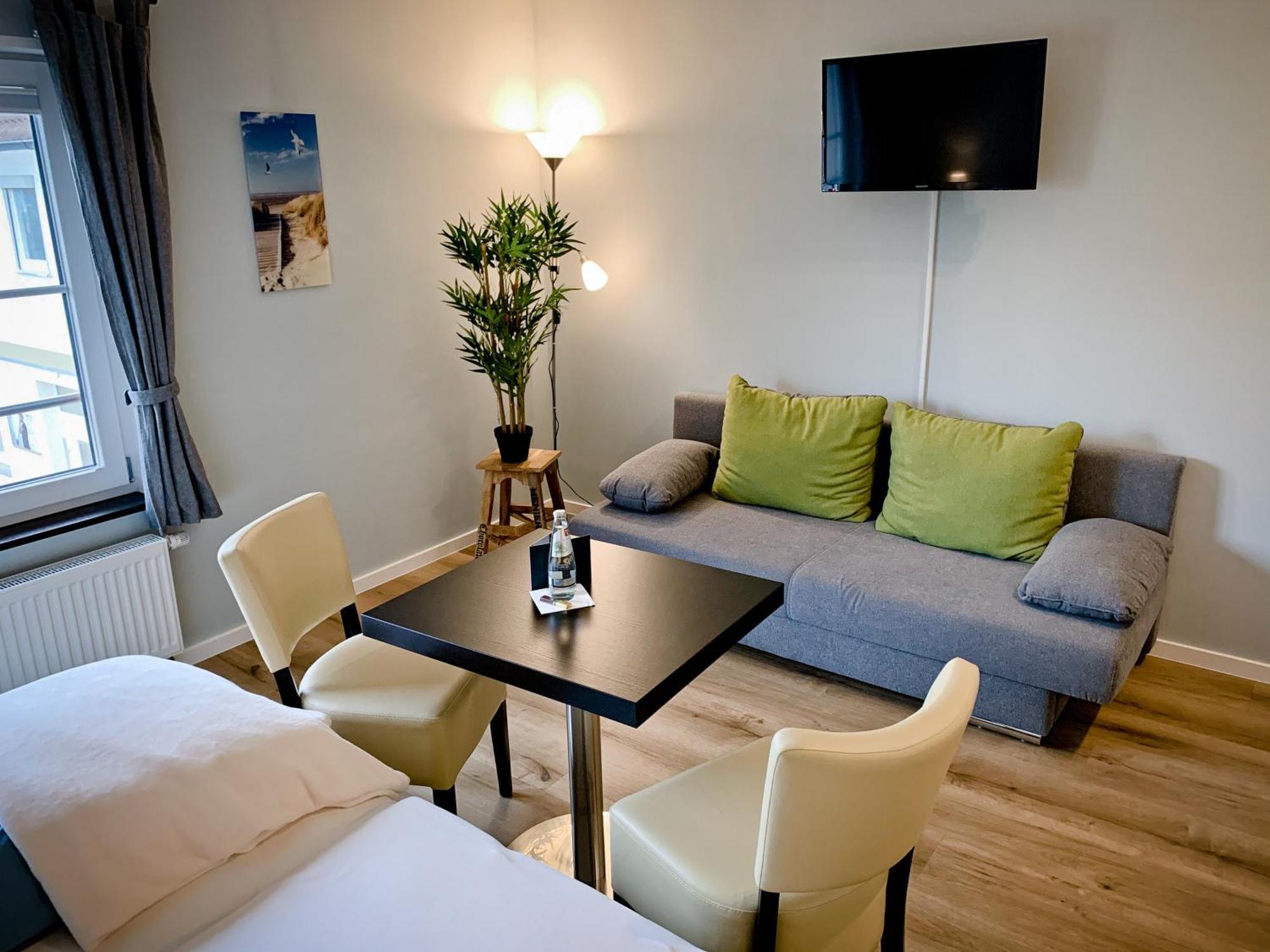 Triple A³ Aparthotel Marktheidenfeld Buitenkant foto
